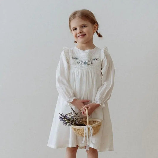 2023 Kids Vintage Smocked Dress for Autumn Infants Flowers Embroidery Smocking White Dresses Children Boutique Design Frocks